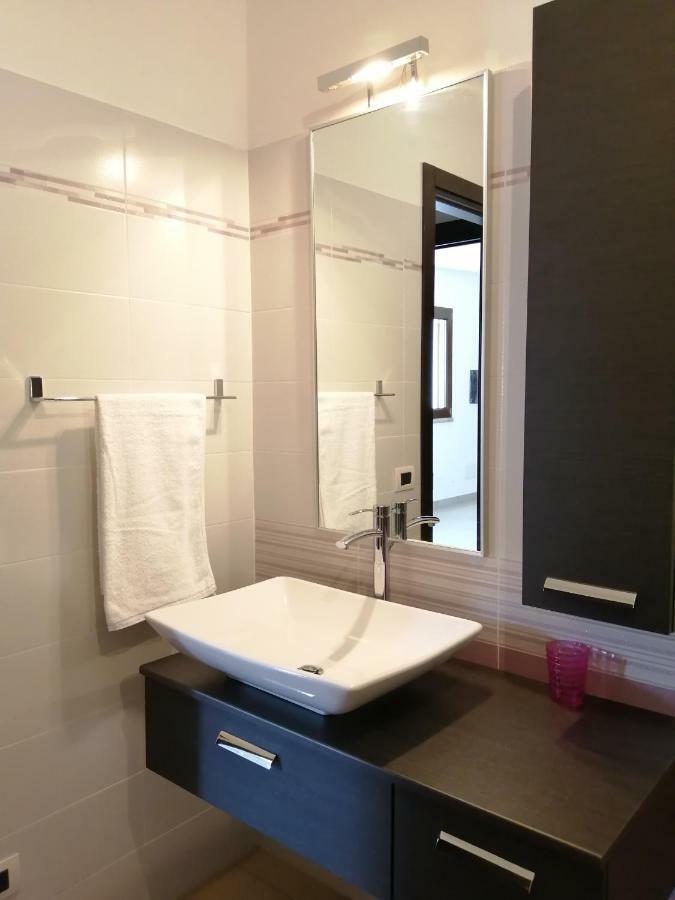 Apartamento Casa Il Cortile Fiorito Tortolì Exterior foto